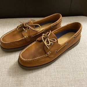 Nwot GH BASS boat shoes / boaters